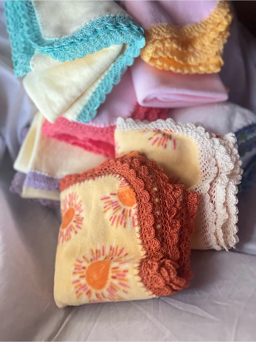 Sunburst Print Crochet-Trim Throw Blanket - White & Orange